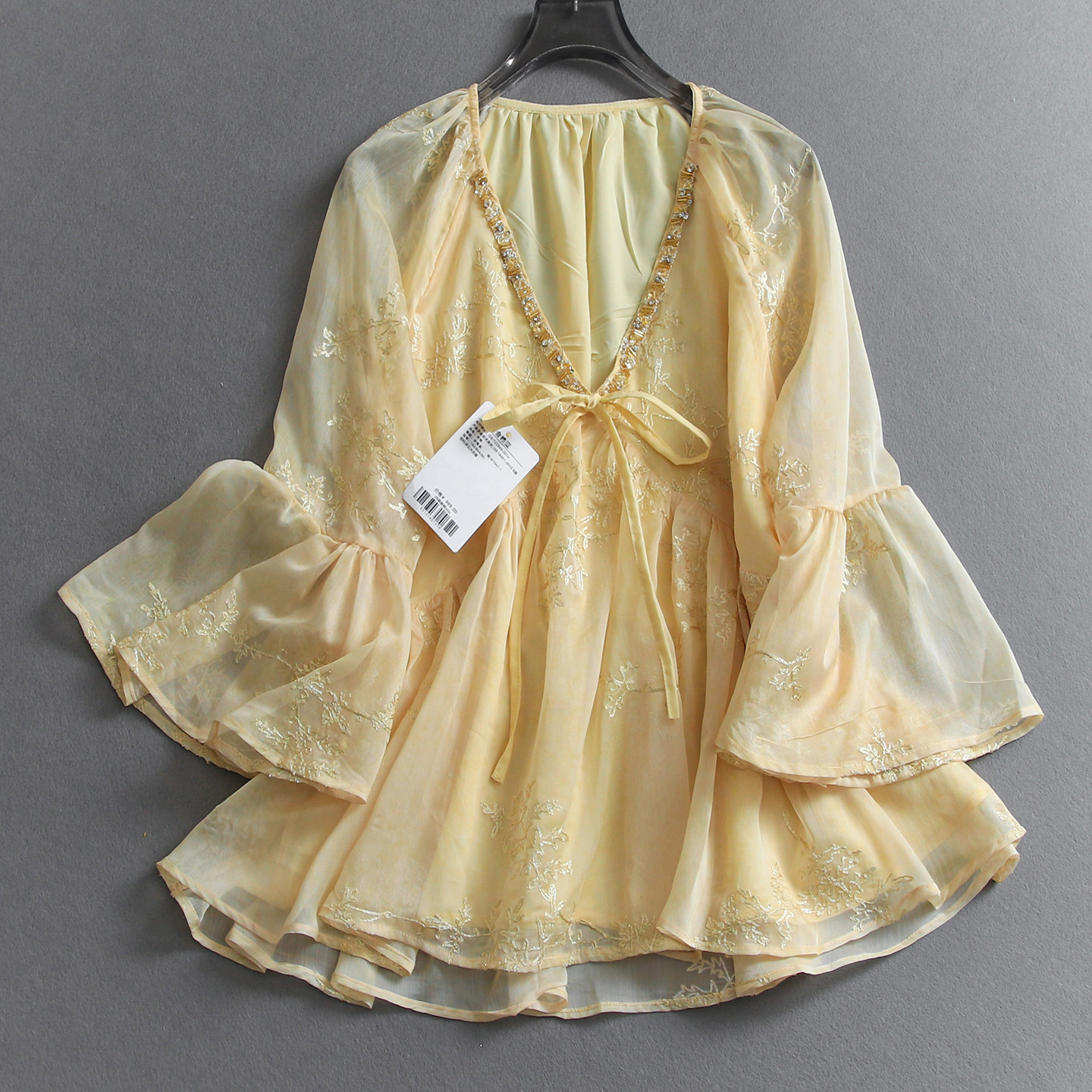 镶钻V领刺绣宽松荷叶边七分袖2026夏季新款娃娃衫减龄雪纺衫E177