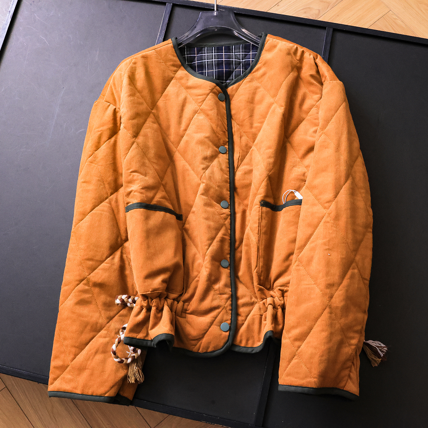 菱格绗缝圆领长袖保暖外套女棉衣