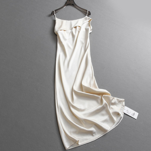 纯色缎面垂感折叠领纯色吊带裙