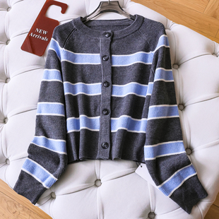 针织开衫 撞色条纹绵羊毛混纺插肩袖 女装 毛衣长袖 Q544 圆领宽松短款