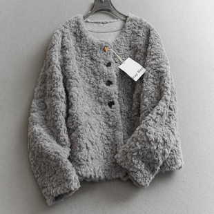 纯色异型纽扣圆领仿羊羔毛宽松加厚皮毛一体通勤长袖 外套Q744 女装