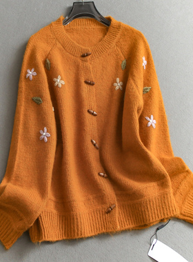 立体钩花圆领插肩袖木质扣宽松毛衣减龄长袖百搭休闲女针织衫Q320