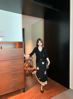 板栗西西【浪漫主义】秋季设计感黑色假两件拼接波点半身裙