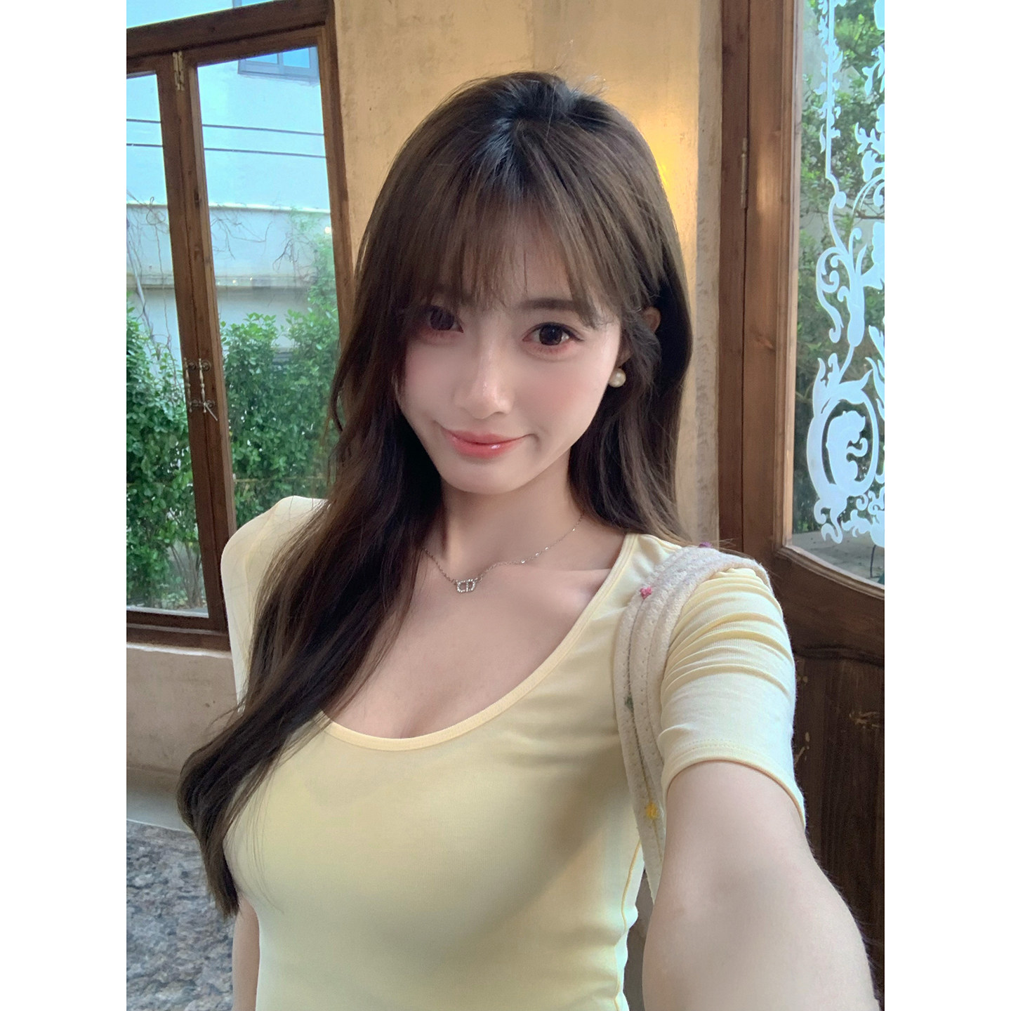 板栗西西【极简美学】黄色U领五分袖T恤女夏百搭修身中袖正肩上衣