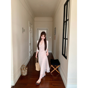 板栗西西【甜意涌动】法式扭结V领无袖背带连衣裙中长裙子女夏