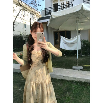 板栗西西【清新一夏】温柔A字黄色碎花吊带连衣裙中长裙子女夏