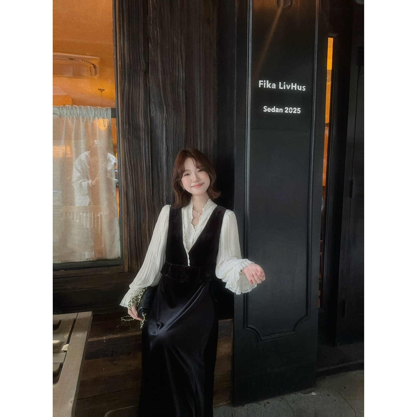 板栗西西【奶油雪意】秋冬百搭v领蕾丝拼接上衣丝绒背带裙套装