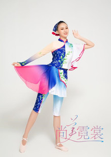 北京出租秧歌服舞蹈服新款采茶女渔家姑娘民族风扇子舞演出服装