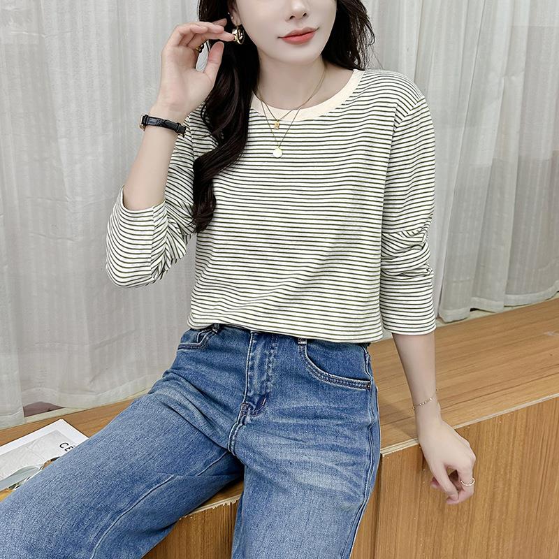 T恤设计2024上衣~条纹感大码女小个子秋冬弧形长袖148下摆新款