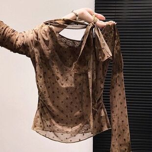 巨好看小众收腰显瘦小上衣早秋新款 T恤女 设计感网纱斜领绑带长袖
