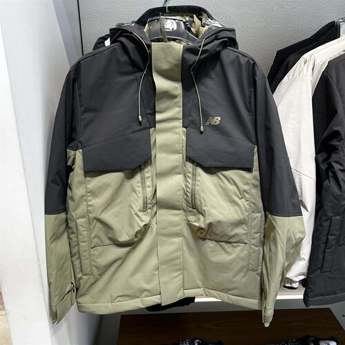 New Balance NB男款25冬休闲保暖防风连帽羽绒服外套AMJ54307