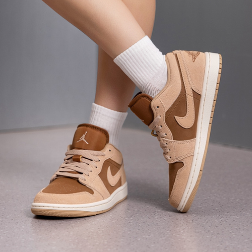 Nike/耐克女鞋2026秋季款运动篮球鞋低帮舒适休闲板鞋DC0774-205