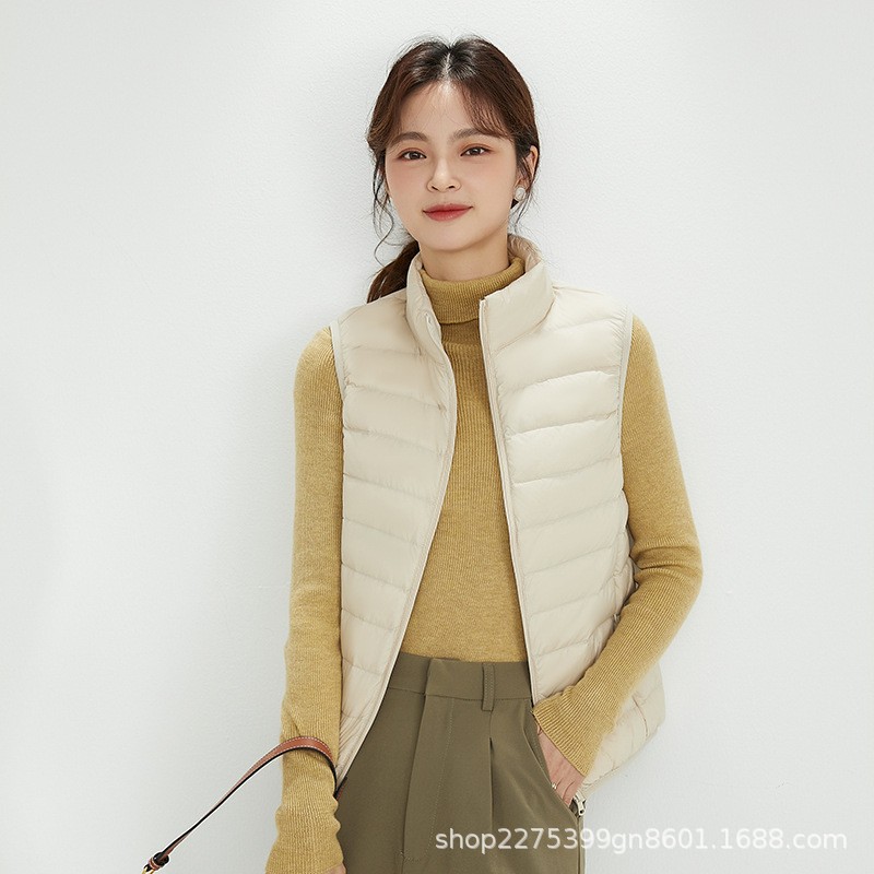 2024秋冬新款立领无袖轻薄款马甲羽绒服女短款大码90白鸭绒平湖