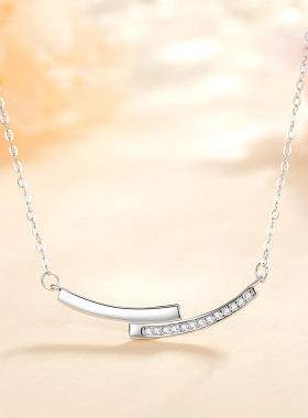 S925银弧形微笑项链女韩国小清新笑脸锁骨链项饰小众设计感颈链