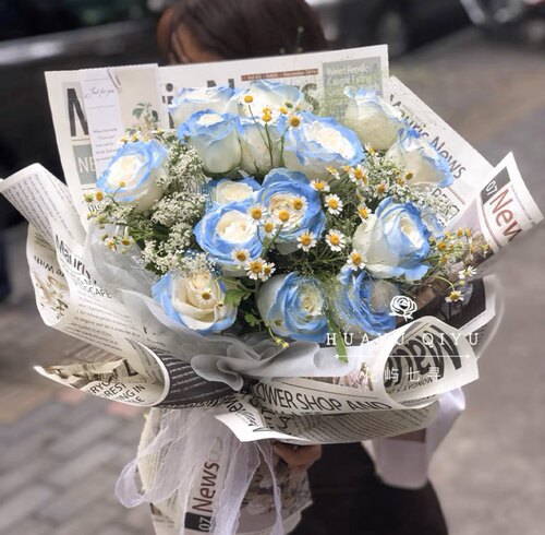 白色情人节密西根碎冰蓝玫瑰花束鲜花速递浙江义乌南马横店花店