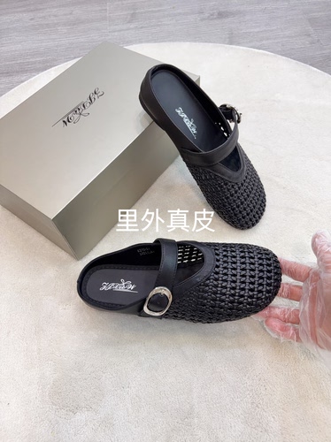 夏季新款时尚里外牛皮休闲百搭女鞋平跟凉拖
