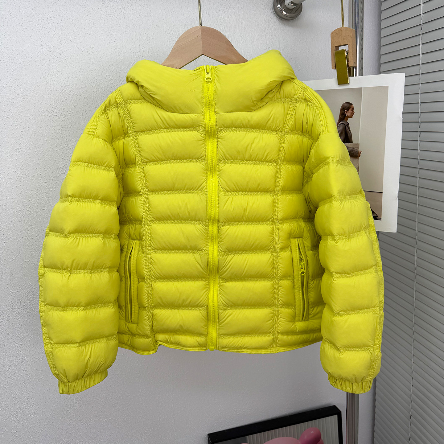 儿童轻薄90白鸭绒连帽羽绒服