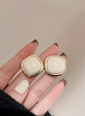 925银针奶油白珍珠耳环女法式简约耳圈气质高级感夏季白色耳饰品