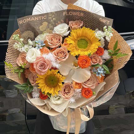 混搭卡布奇诺向日葵混搭花束鲜花上海同城速递生日成人礼小时达