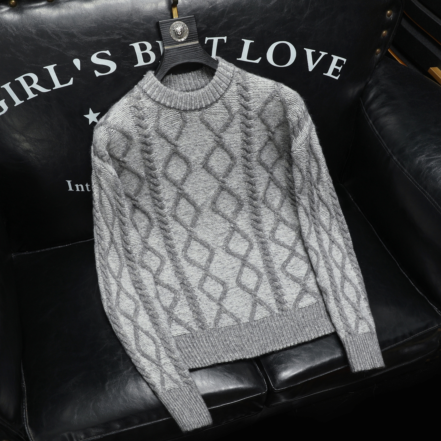 阔版大码麻花套头粗针圆领毛衣.重磅加厚.老钱风56305P130沙发浅，男装针织衫/毛衣，钱塘6022