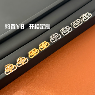 2026年新款 潮银色复古做旧光面金色镶钻字母BB小耳钉情侣男女通用