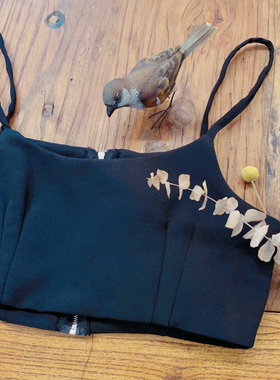 rom2轻奢高品质 复古优雅黑色 个性气质礼服吊带小上衣