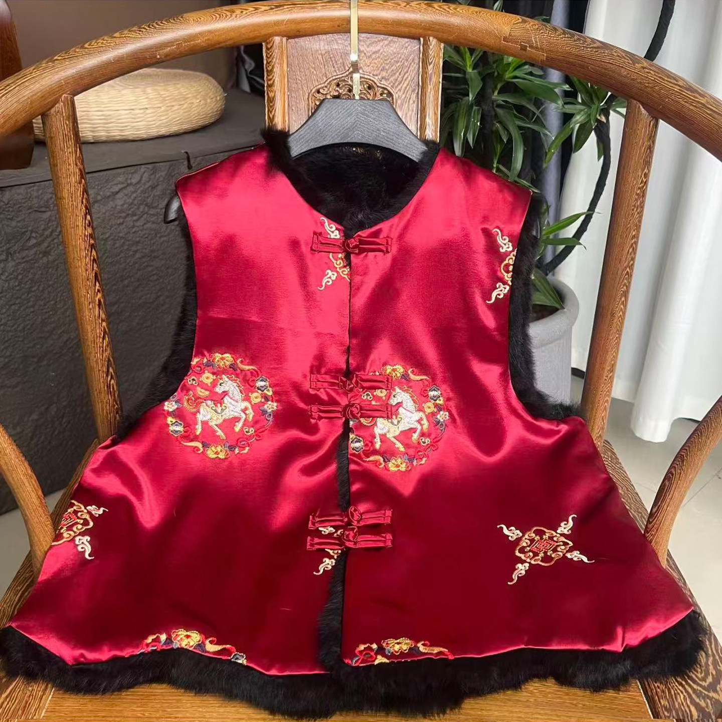 秋冬皮毛一体保暖红色拜年服坎肩