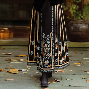 ”暗八仙“新中式百分百桑蚕丝香云纱国风马面裙女汉服绣花半身裙