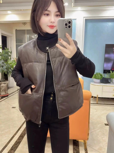 油腊皮-油腊皮-油腊皮绵羊皮羽绒服马甲短款女圆领拉链坎肩高端货