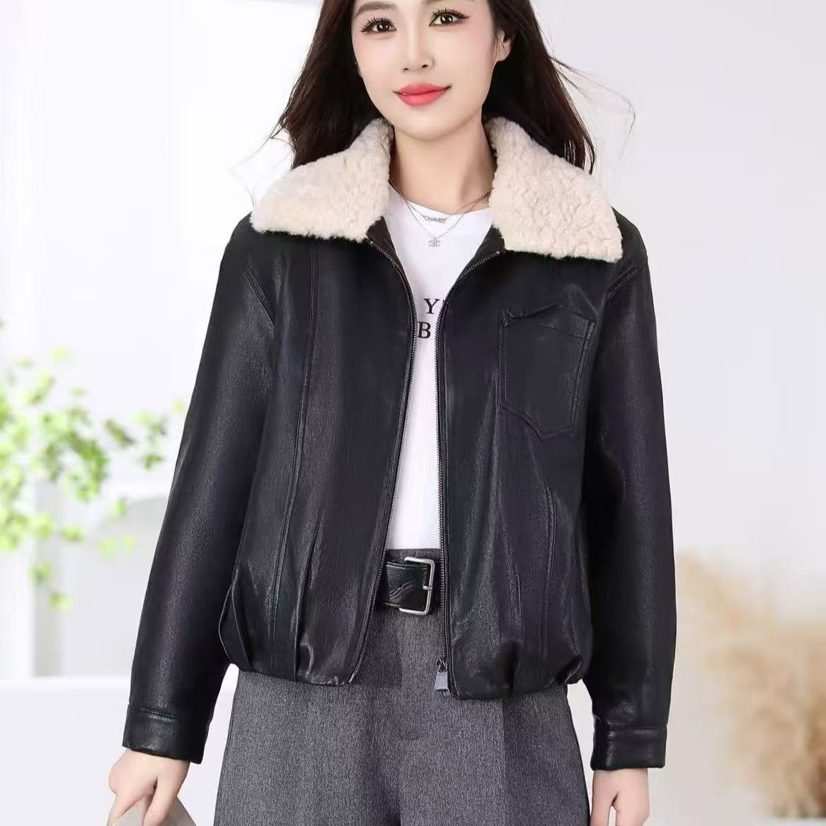 汉派品牌专柜2025秋季新款时尚夹克外套加毛翻领PU皮短皮衣女271