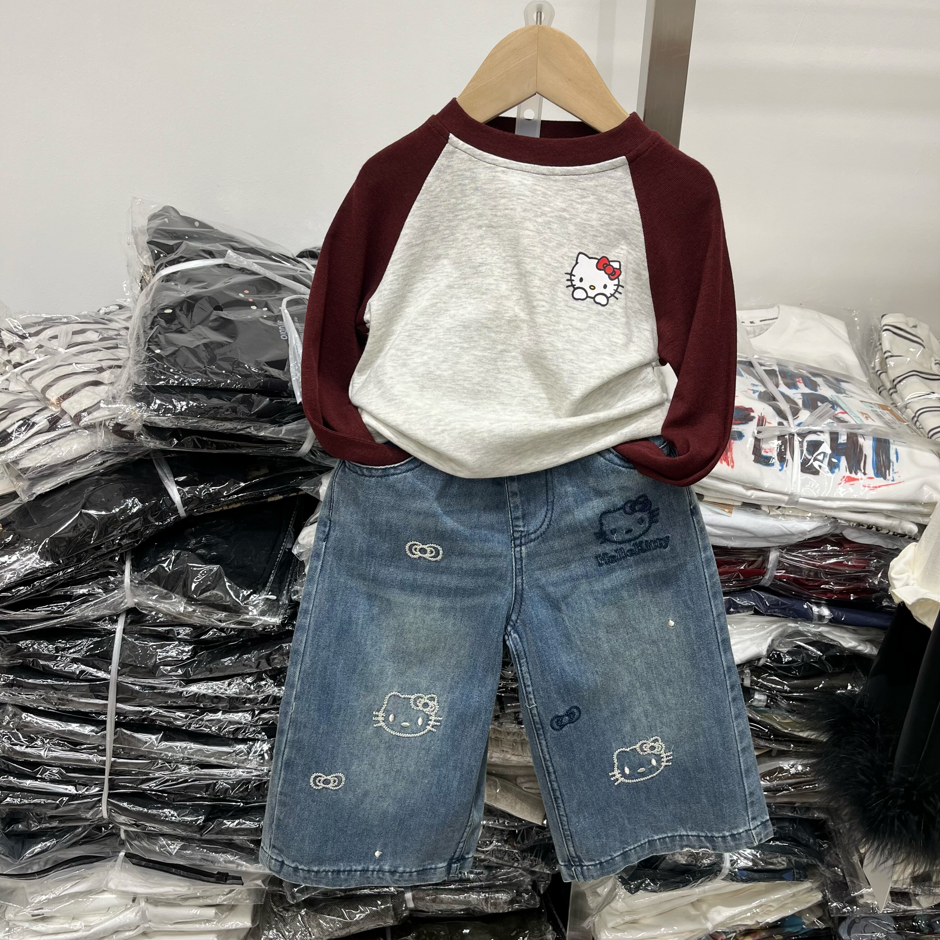 Yiyaya实体店高端品质女小童装秋款长袖Kt猫咪T恤衫直筒牛仔长裤