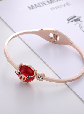 生肖猪粉红色小猪钛钢玫瑰金手镯