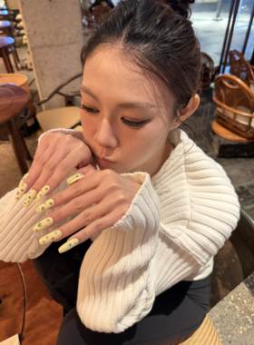 黄油小熊手工穿戴甲中长款亮黄色美甲彩钻小清新显白气质温柔可爱