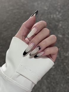 手工穿戴甲中长款 酷甲 2026新款 鳄鱼纹高级感 黑白美甲黑色法式