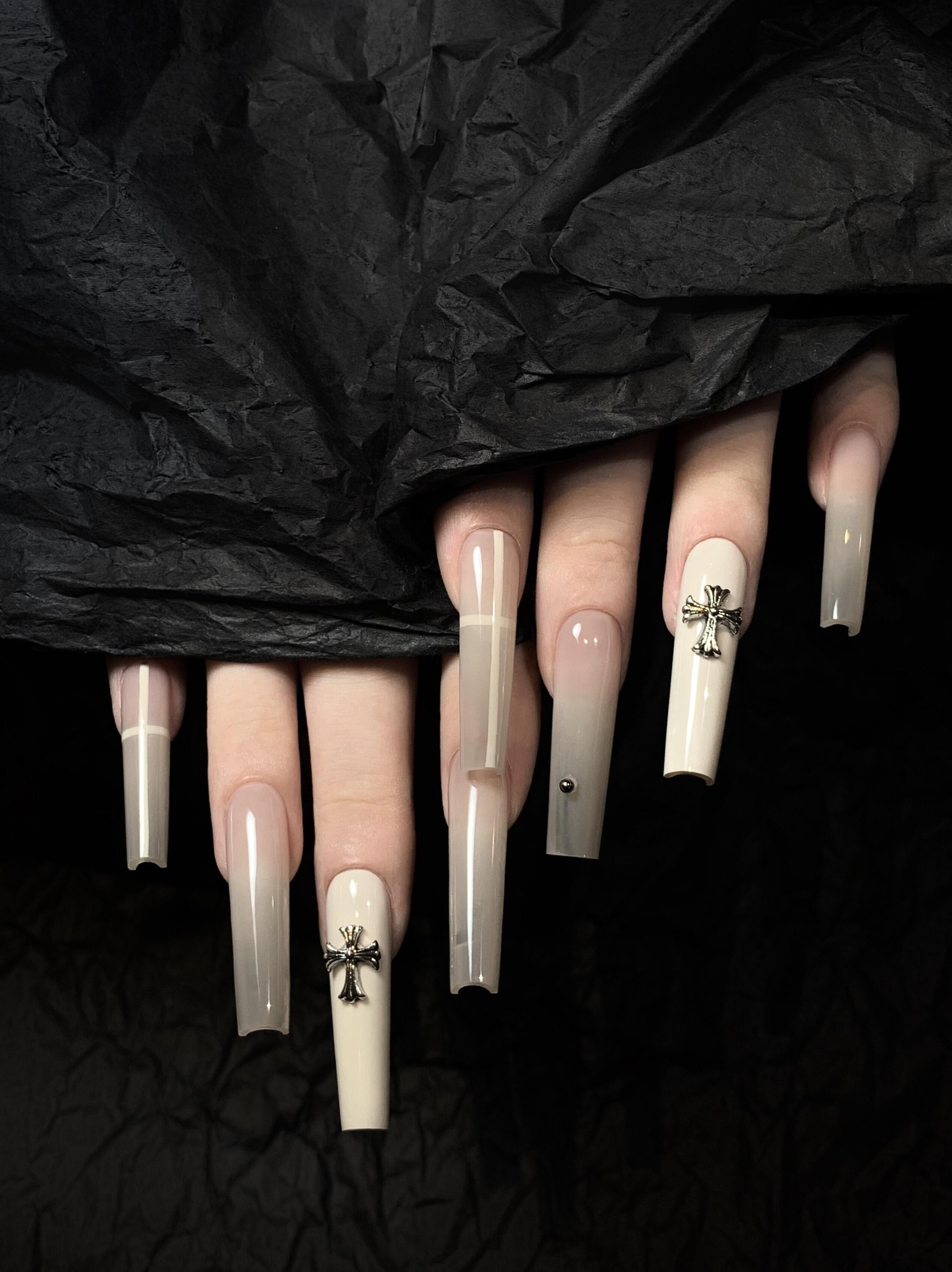 【极简主义】十字架2025新款手工穿戴甲中长款美甲渐变显白高级感