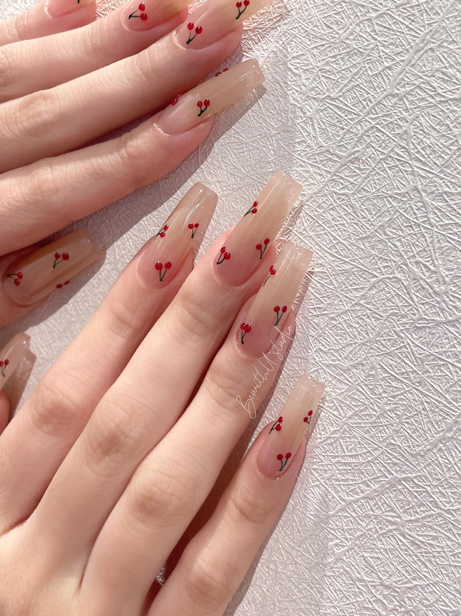 【手绘樱桃】2025新款裸色手工穿戴甲长款美甲显白气质高级感淑女,彩妆/香水/美妆工具,穿戴甲/甲片,淘宝优惠券,粉丝福利购,淘宝优惠卷