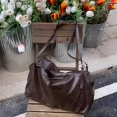 韩系包包单肩斜跨款 软皮大容量托特包高级质感通勤单肩水桶包潮