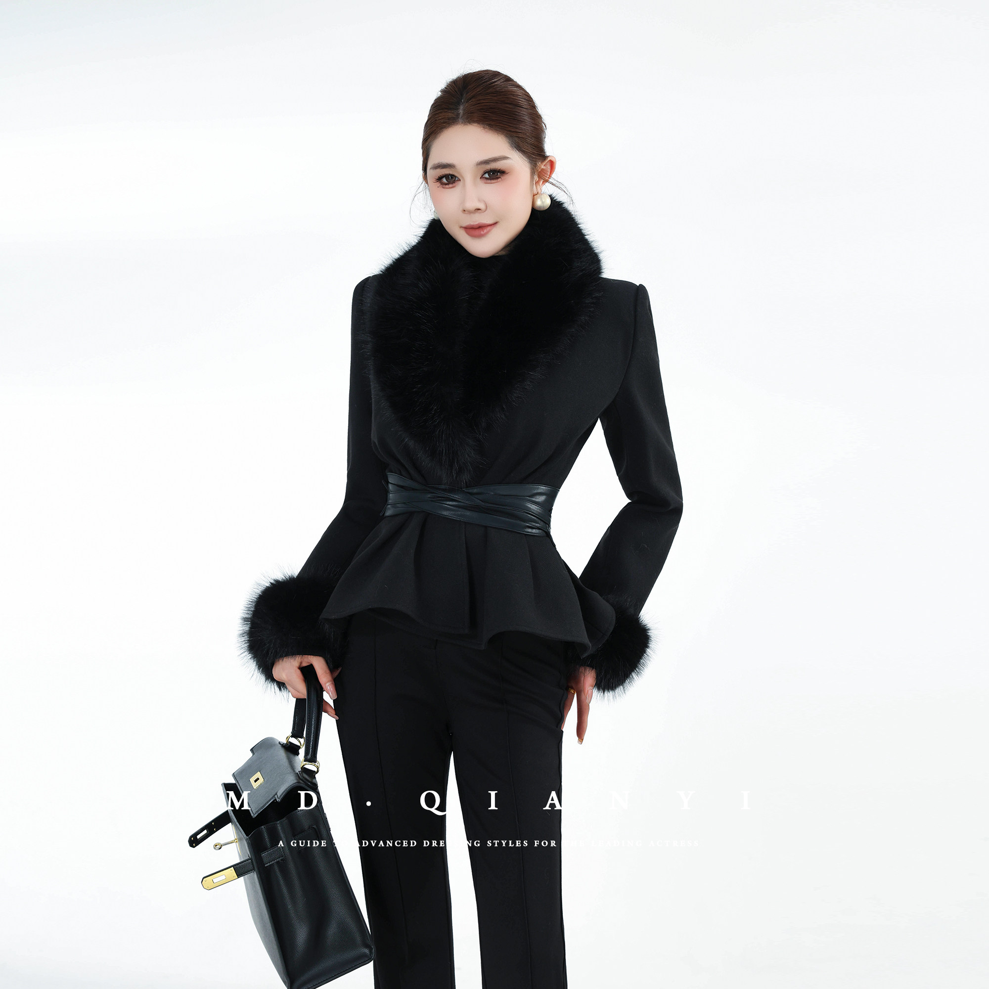 MD千亿【晨雾礼颂】2025冬季轻奢时尚设计感显瘦短款外套