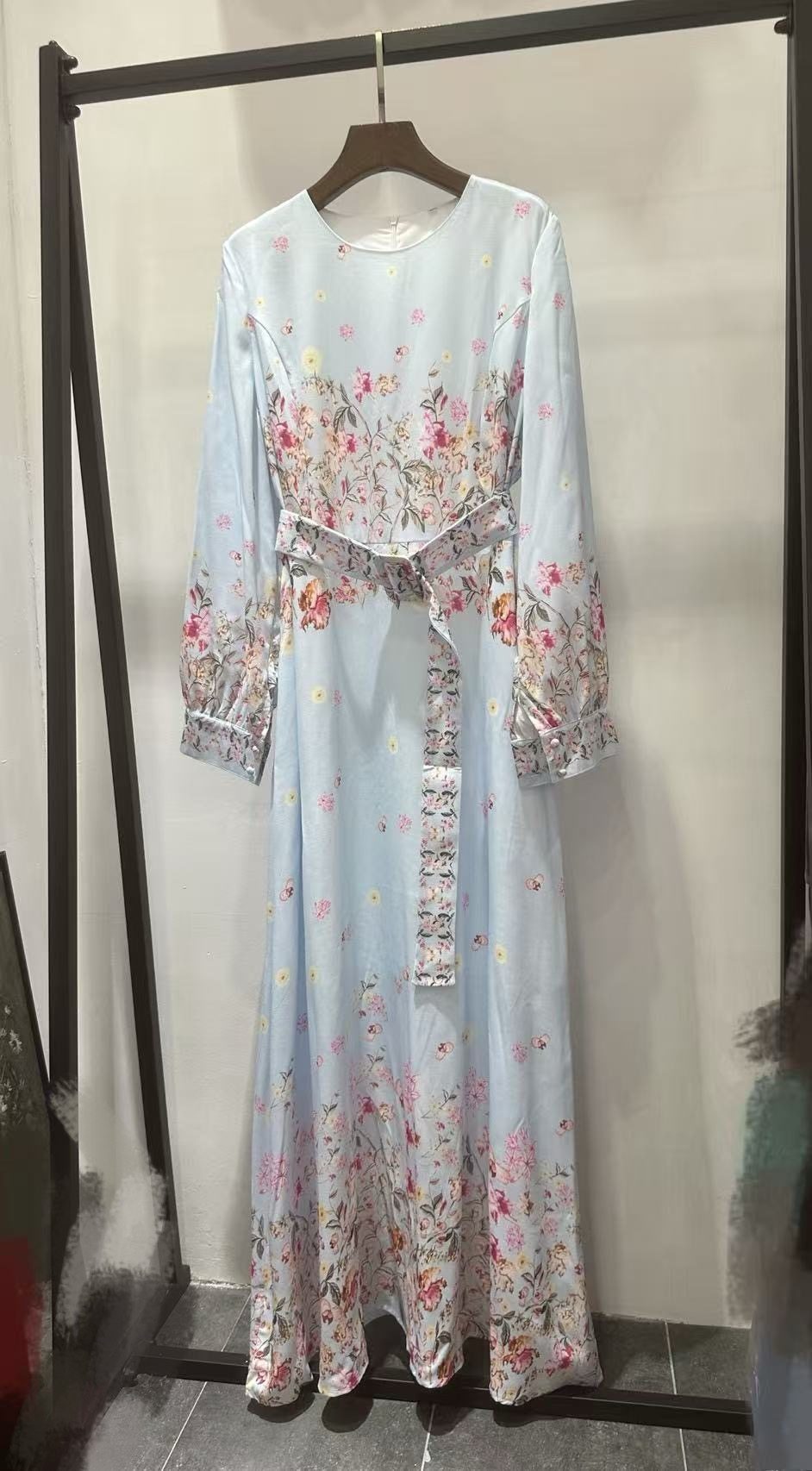 春秋定位印花腰带收腰长款连衣裙