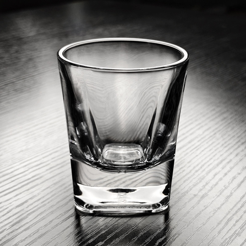 玻璃二两白酒杯轻奢高档小酒杯喝酒杯子高颜值高端精致高级感家用图片
