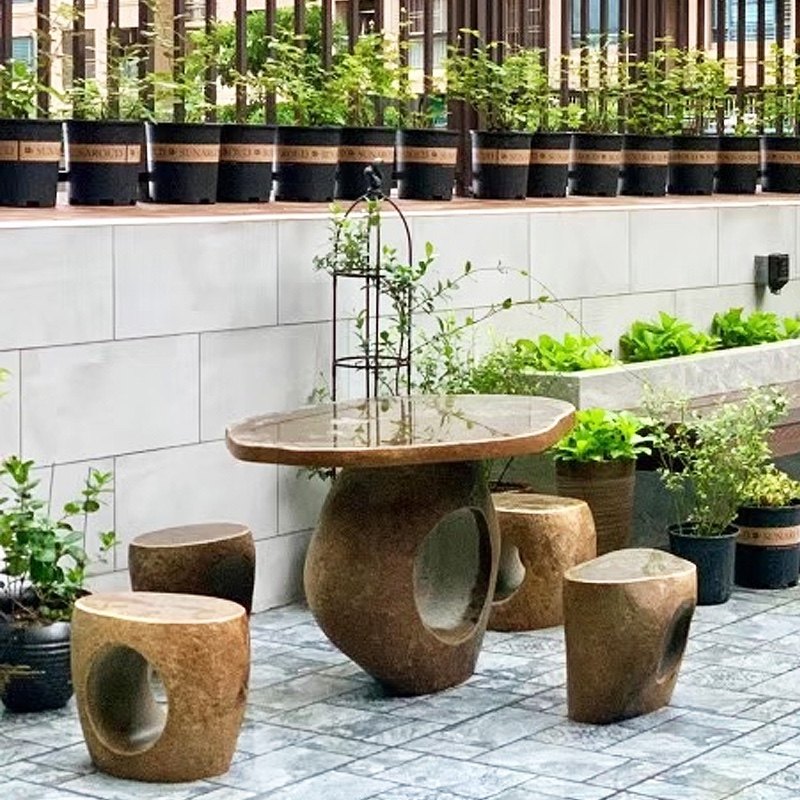 厂家直销广场公园庭院鹅卵石原石头石桌石凳庭院装饰摆件户外石桌