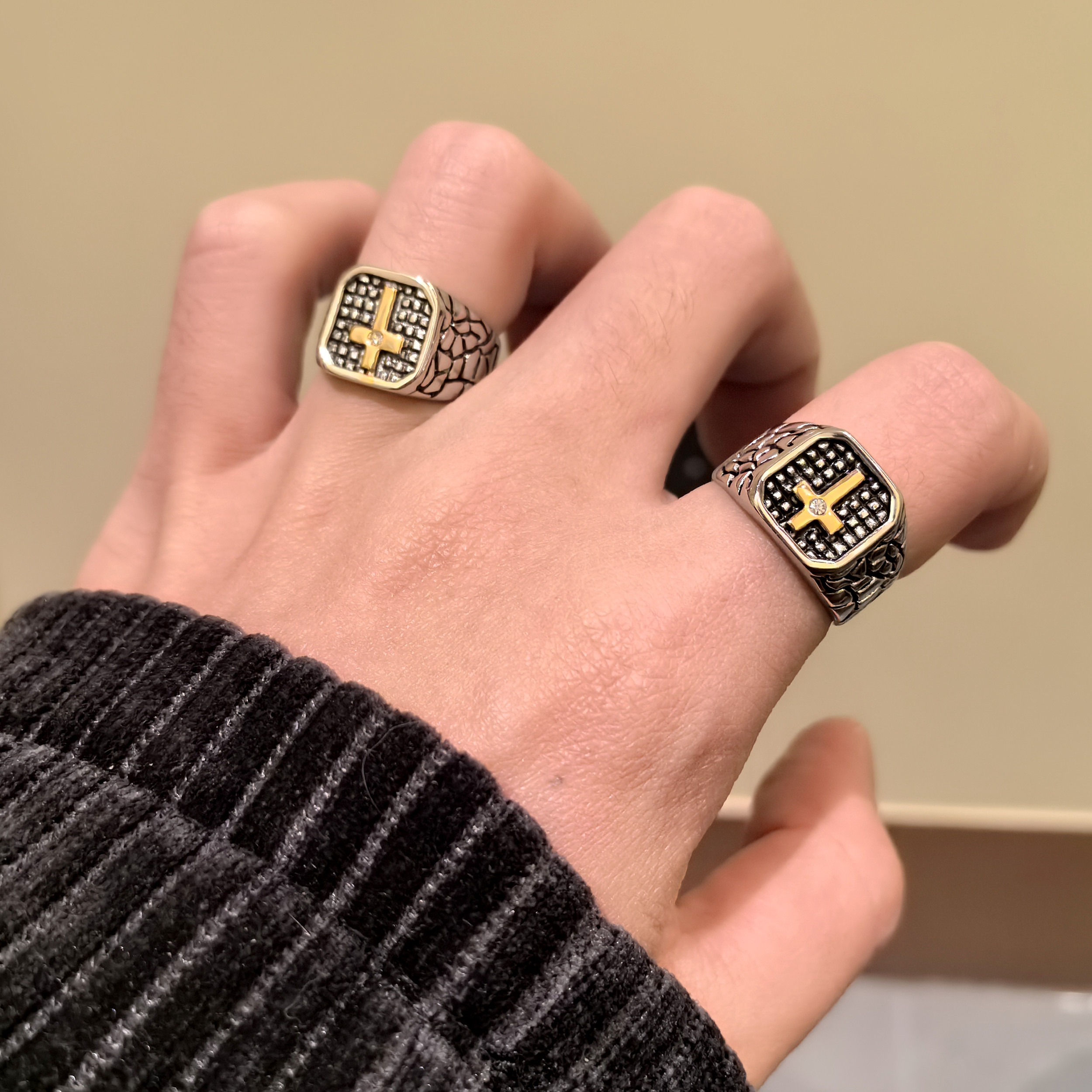 镶钻十字架戒指男士钛钢指环