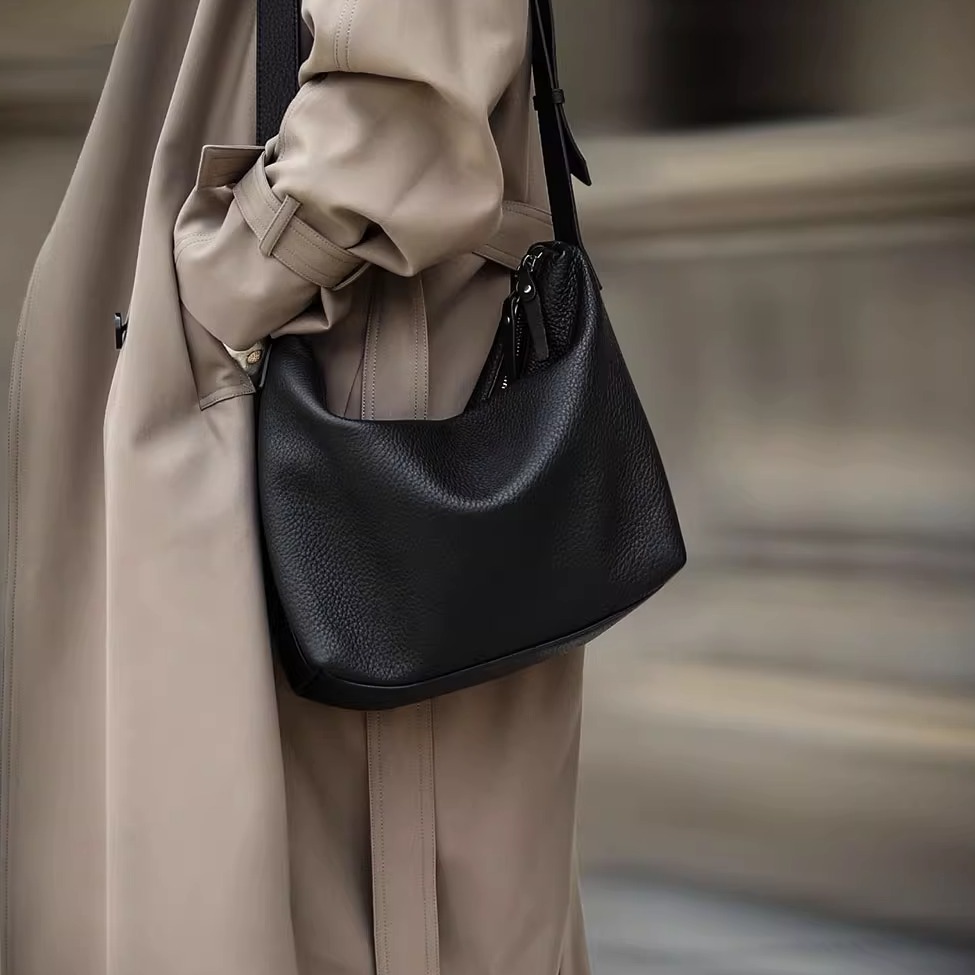 【进口牛皮通勤hobo包】