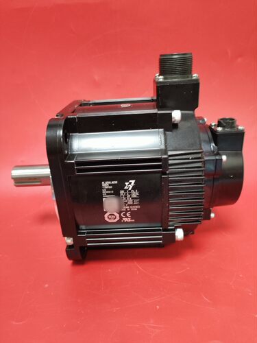 SGM7G-13AFC61安川1.3kw电机XY轴现货包好议价出售