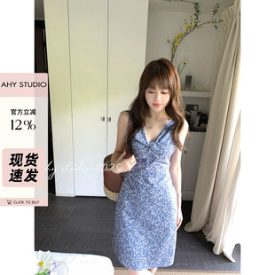 现货AHY 满天星素雅气质瘦腰无袖v领碎花连衣裙新品