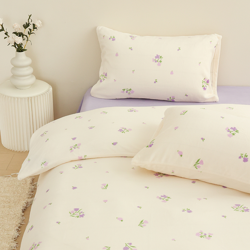 梦幻紫色碎花牛奶绒四件套