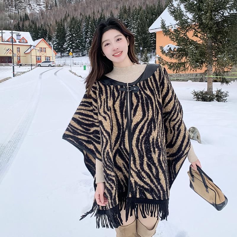 韩版斑马纹皮领子披风宽松外搭2025秋冬新款披肩斗篷慵懒风外套女