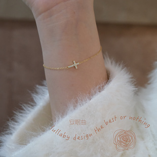 安眠曲《祈祷》日系轻奢s925纯银十字架简约高级感通勤叠戴细手链