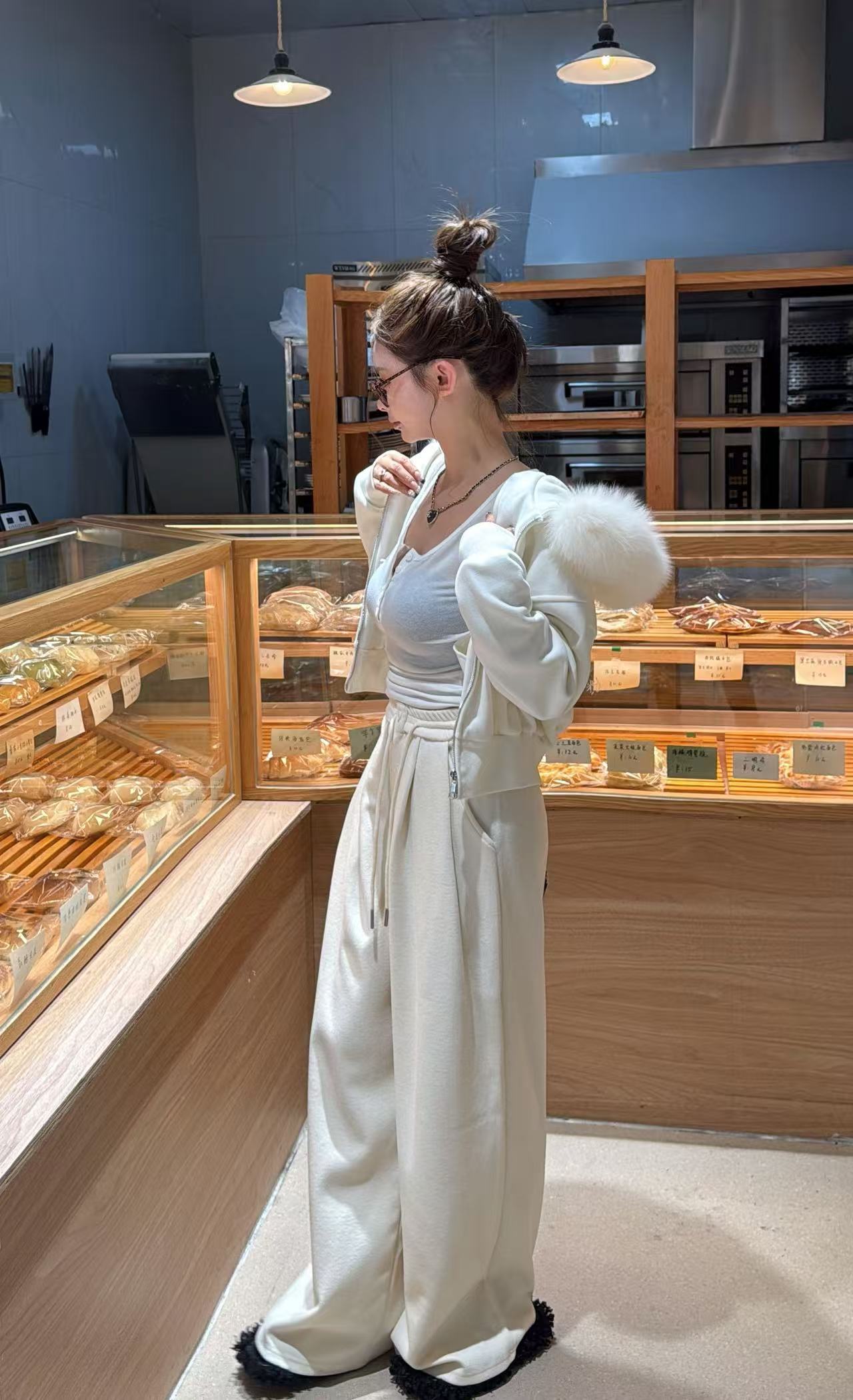 【YKL】云上香草白色半开领长袖 奶白色毛毛领卫衣外套抽绳休闲裤