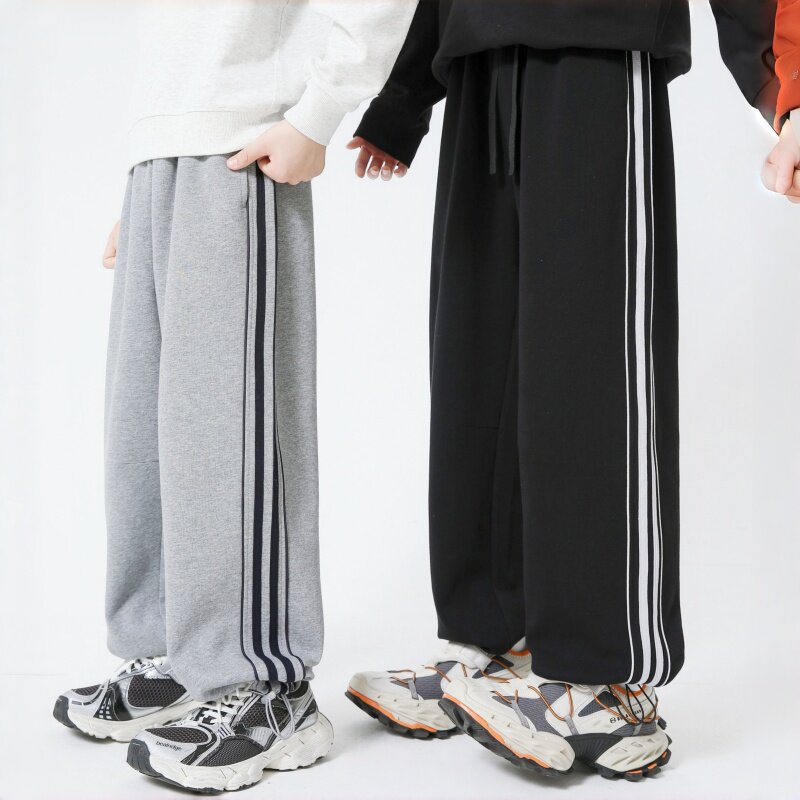 春装2026男大童宽松休闲拉条运动裤学院风青少年学生抽绳直筒卫裤